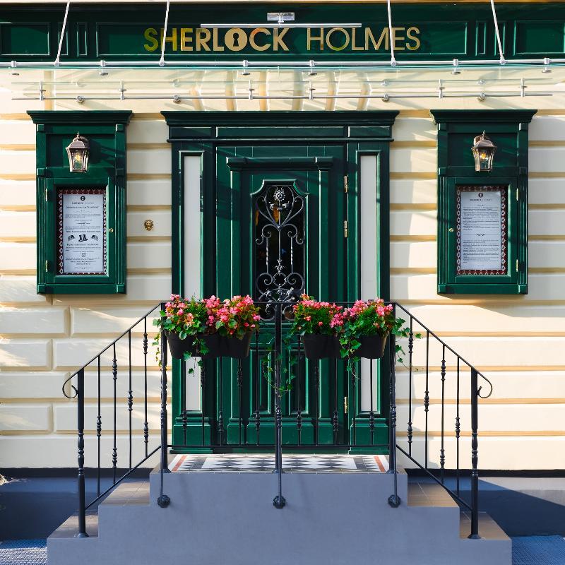 Sherlock Holmes Boutique Hotel Lviv Exterior photo